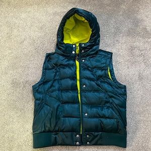 NorthFace puffer vest 💚💛
